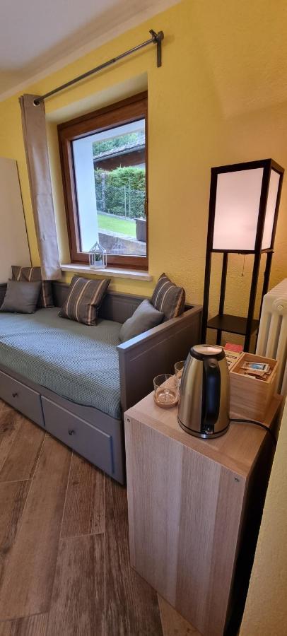 サン・ニコラ Lo Noyer Et Les Roses Bed & Breakfast エクステリア 写真