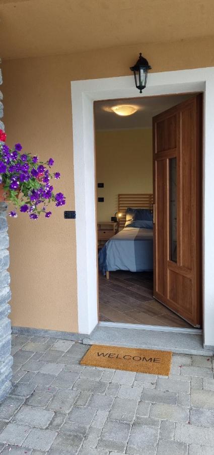 サン・ニコラ Lo Noyer Et Les Roses Bed & Breakfast エクステリア 写真