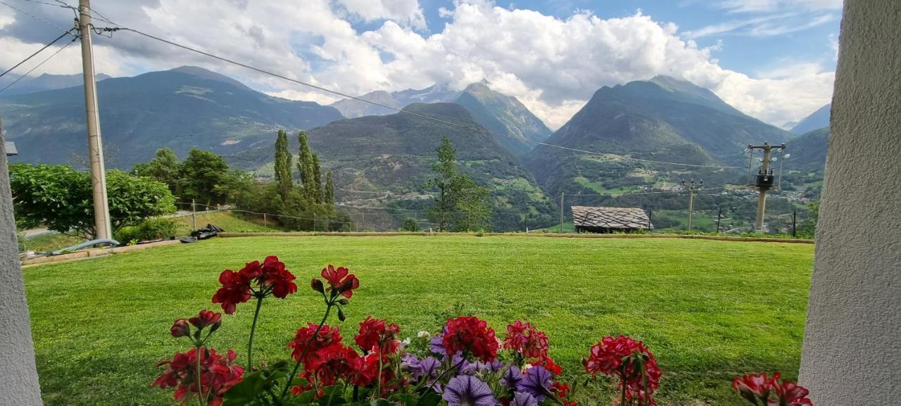 サン・ニコラ Lo Noyer Et Les Roses Bed & Breakfast エクステリア 写真